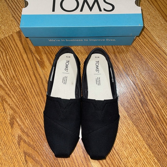 Shoes - Tom’s women alpargatas flat